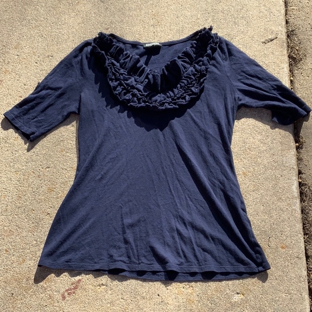 EXPRESS DREAMWEIGHT COTTON RUFFLE NECKLINE WITH 1/4 SLEEVES, NAVY BLUE